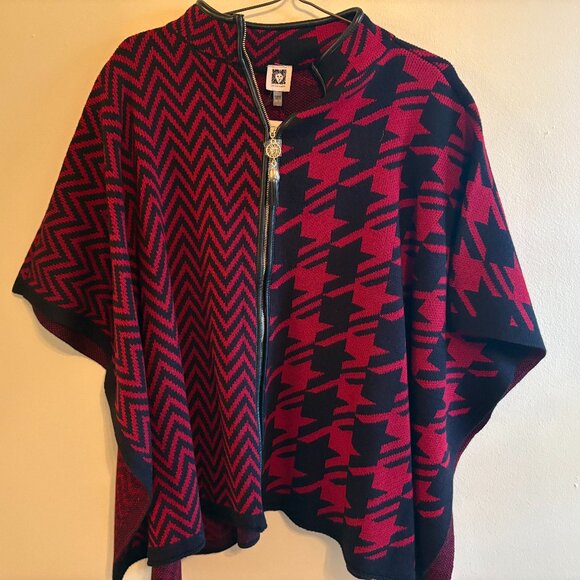NWT Titan Red Zip Front Cape - Picture 1 of 4
